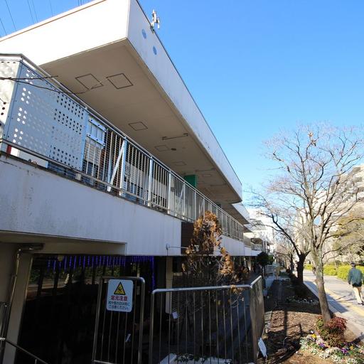 リベロ王禅寺西